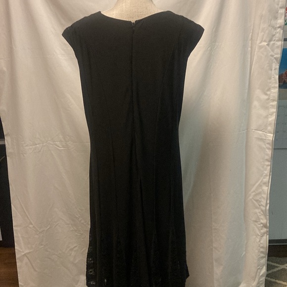 R & M collection women’s size 16. Black midi with lace - Picture 4 of 4